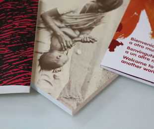Libro, catálogo o revista encuadernación rústica
