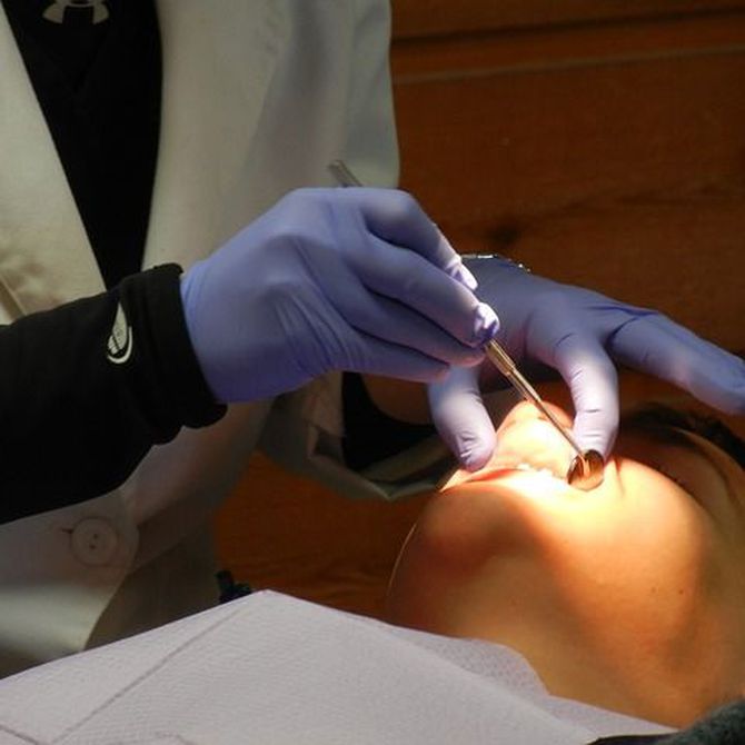 Cuidados después de la cirugía de implantes dentales
