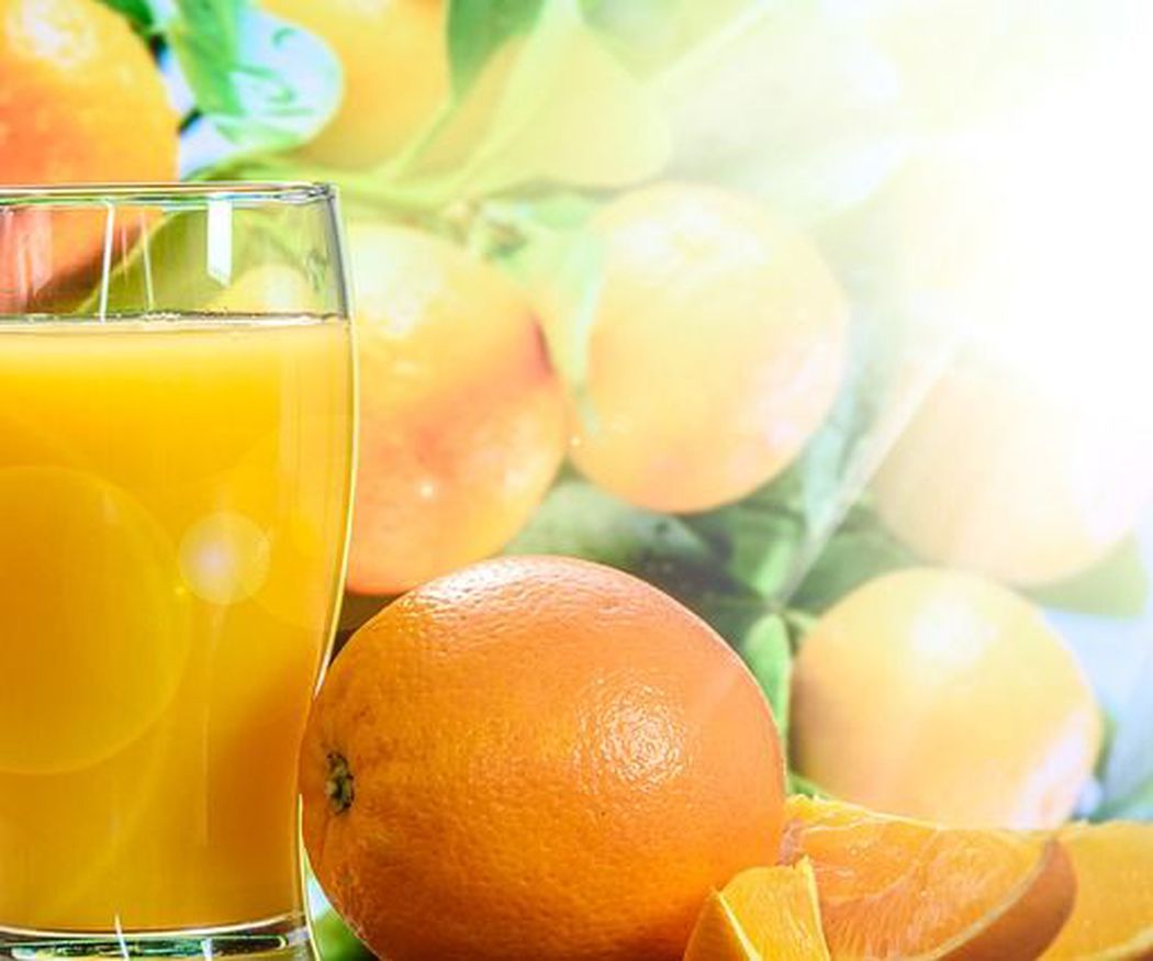 Los beneficios del zumo de naranja natural