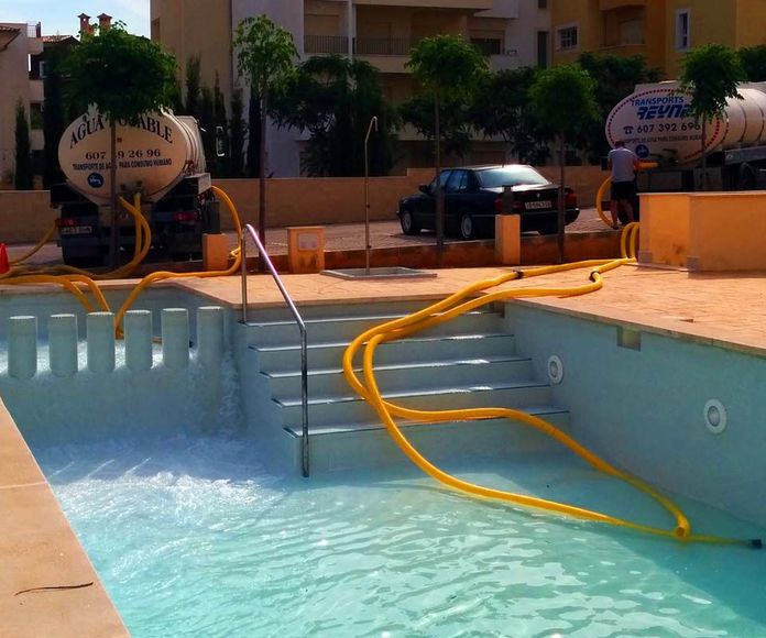 Llenado de piscinas: Servicios de Transportes Reynés