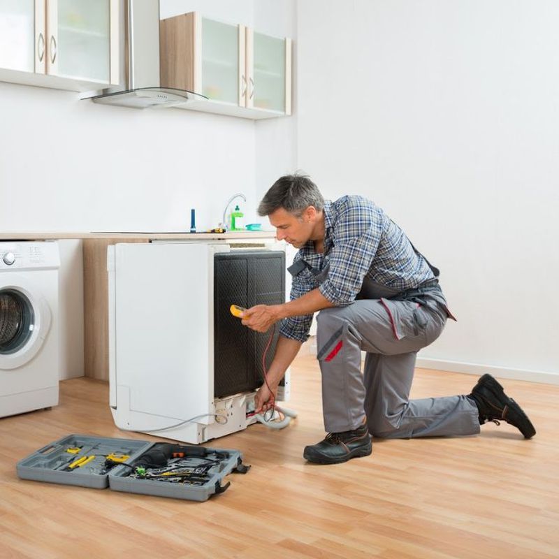 Trabajo a domicilio: Servicios de Reparación de Electrodomésticos Martínez y Mejías