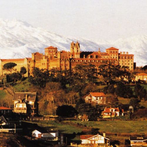 Desde nuestro cámping se puede visitar la localidad de Comillas