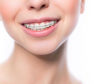 Prótesis dental: Especialidades odontológicas de Clínica Dental Gil Nieto