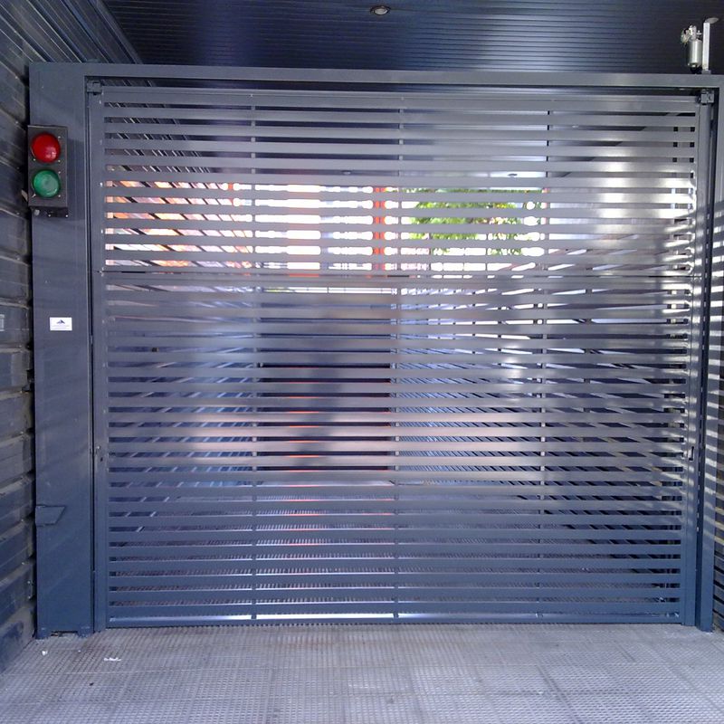 Instalación de puerta basculante: Productos y Servicios de Luvematic