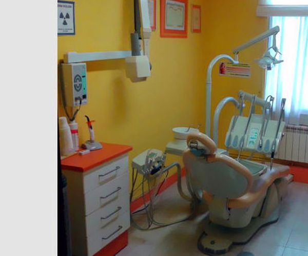 Implantes dentales en A Coruña | Clínica Dental Dr. Delgado y Dra. Díaz