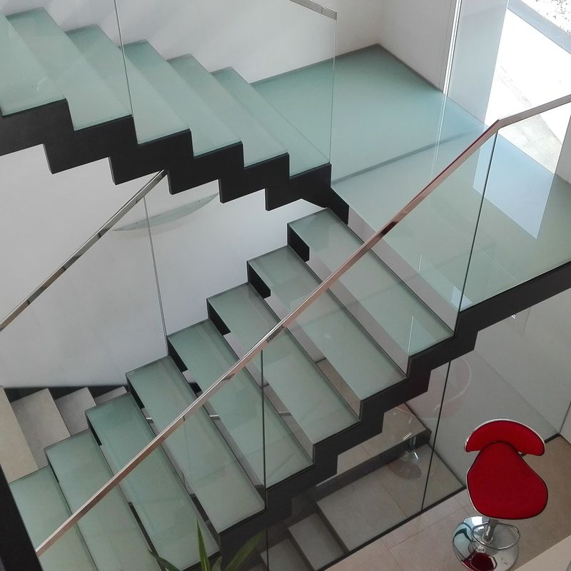 Escaleras de vidrio: Productos y servicios de Aluminios Curvalac SL
