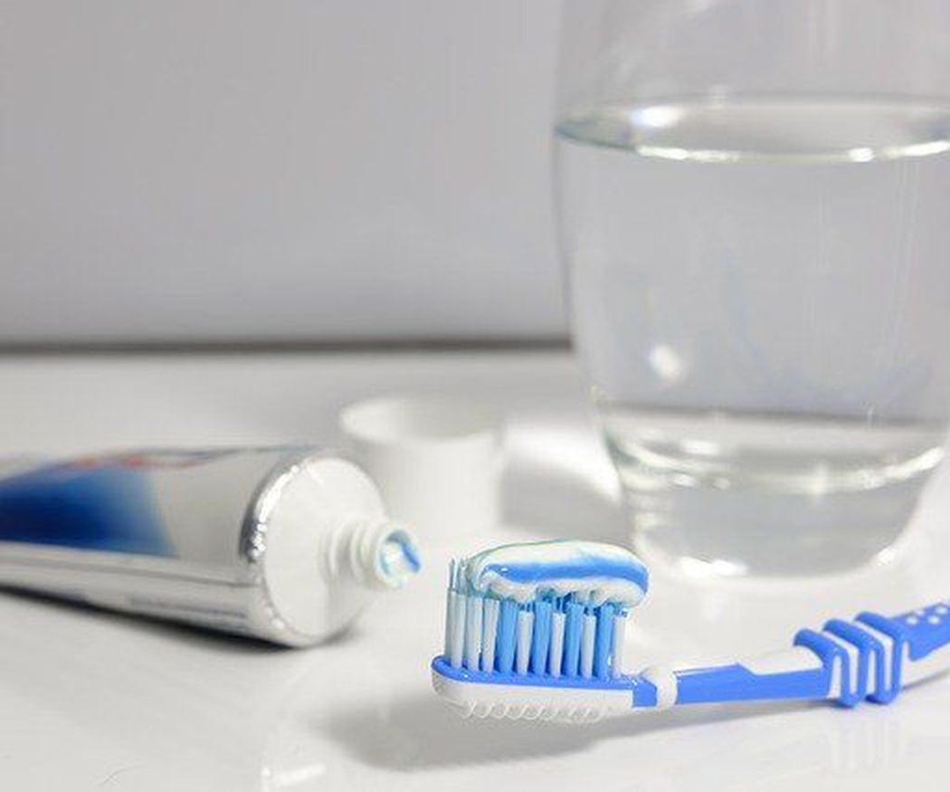 ¿Qué pasta de dientes sería recomendable usar? ¿Y para un niño?