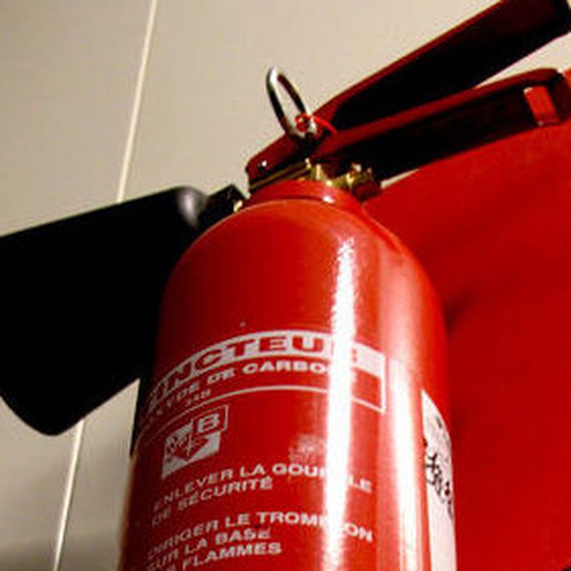 Extintores: Servicios de D. P. C. Protección contra incendios