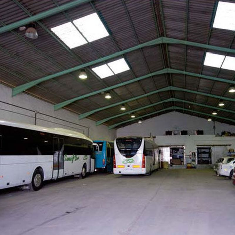 Instalación de plataformas elevadoras para autobuses: Servicios de Auto Aire Jaga
