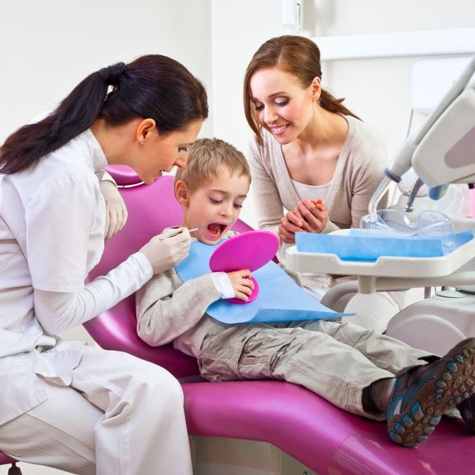 Razones para elegir a un dentista infantil para tu hijo