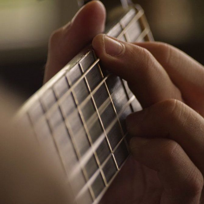 Aprende a tocar la guitarra de forma profesional
