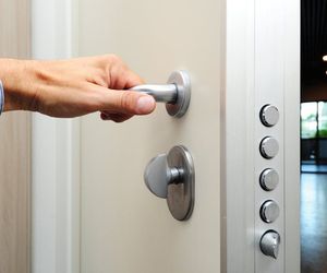 Protección máxima: ¿Por qué elegir una puerta acorazada para tu hogar?