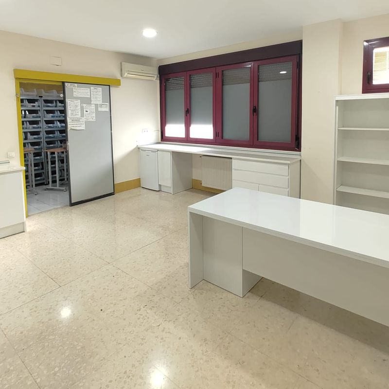 Instalación sala de enfermería de Residencia Hogar de Nazaret de Plasencia: Servicios de Duran Cocinas y complementos