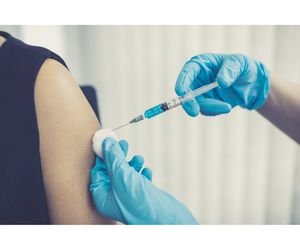 Volver a vacunar a los adultos: la medida para frenar los brotes de sarampión en Europa