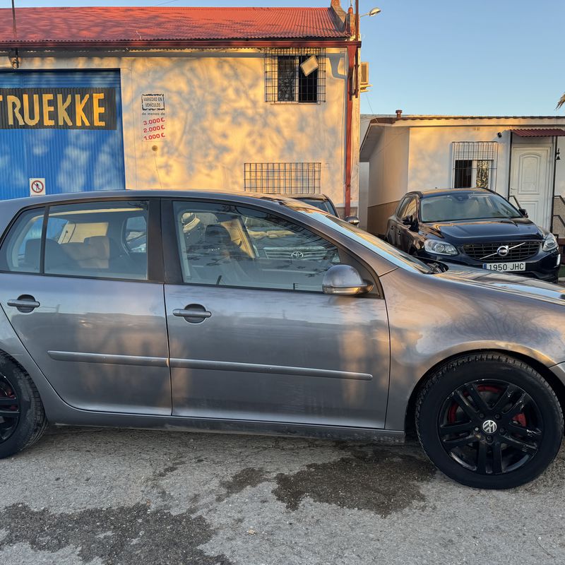 Volkswagen golf 1.9 tdi 105 cv del 2005 con 370.000 km: Stock de Vehículos de El Truekke