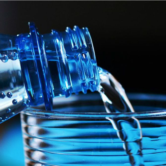 Las ventajas de tomar agua mineral