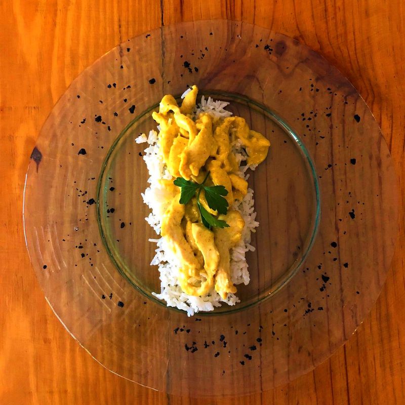 Pollo campero al Curry con arroz basmati: CARTA y Menús de Alquimia