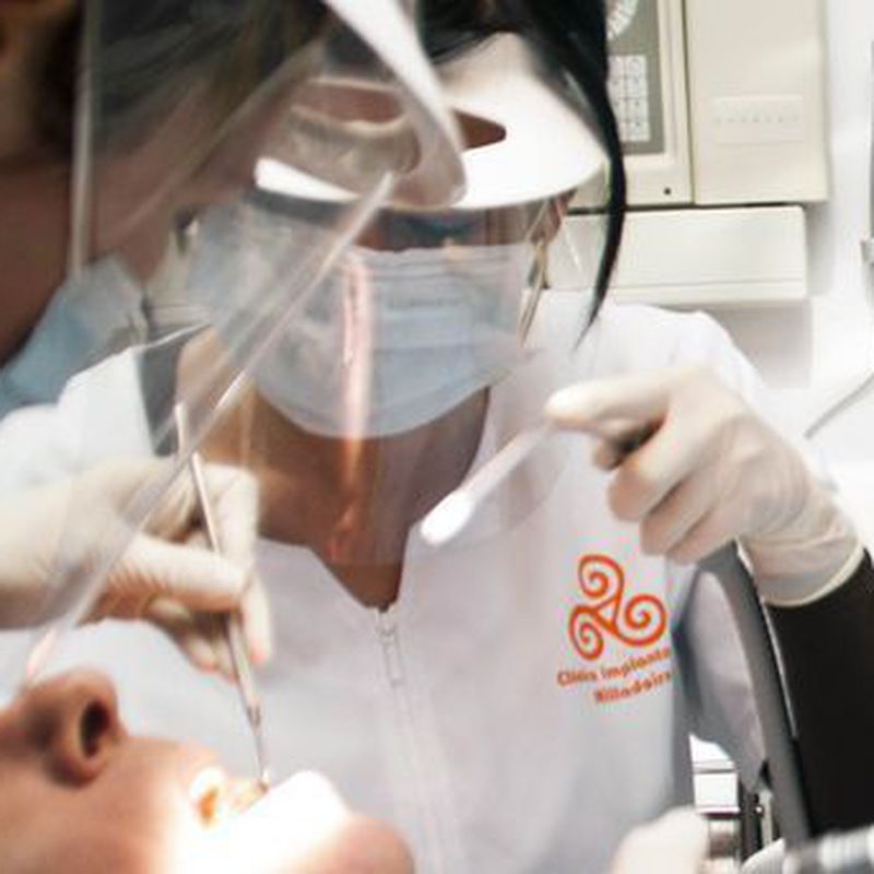 Odontología general: Servicios de Clínica Implanteoral Milladoiro