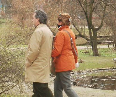 La simple costumbre de dar un paseo puede mejorar mucho la salud cardíaca