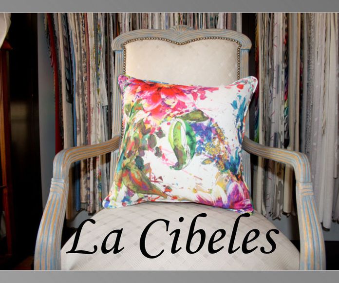 Cojín de loneta motivos florares colores: Catálogo de La Cibeles }}