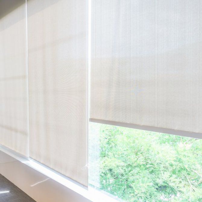 Descubre la elegancia de los estores en tu hogar