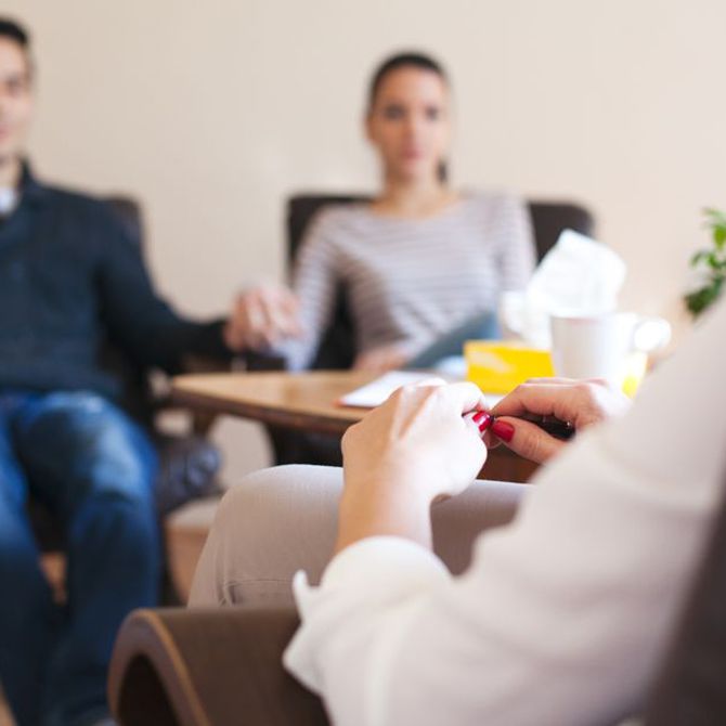 Te explicamos cómo es una terapia de pareja