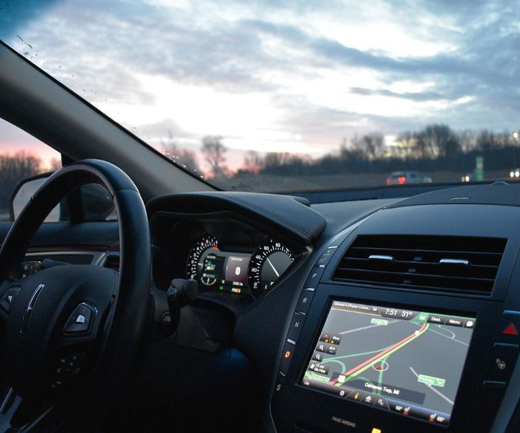 ¿Cómo funcionan los navegadores de los coches?