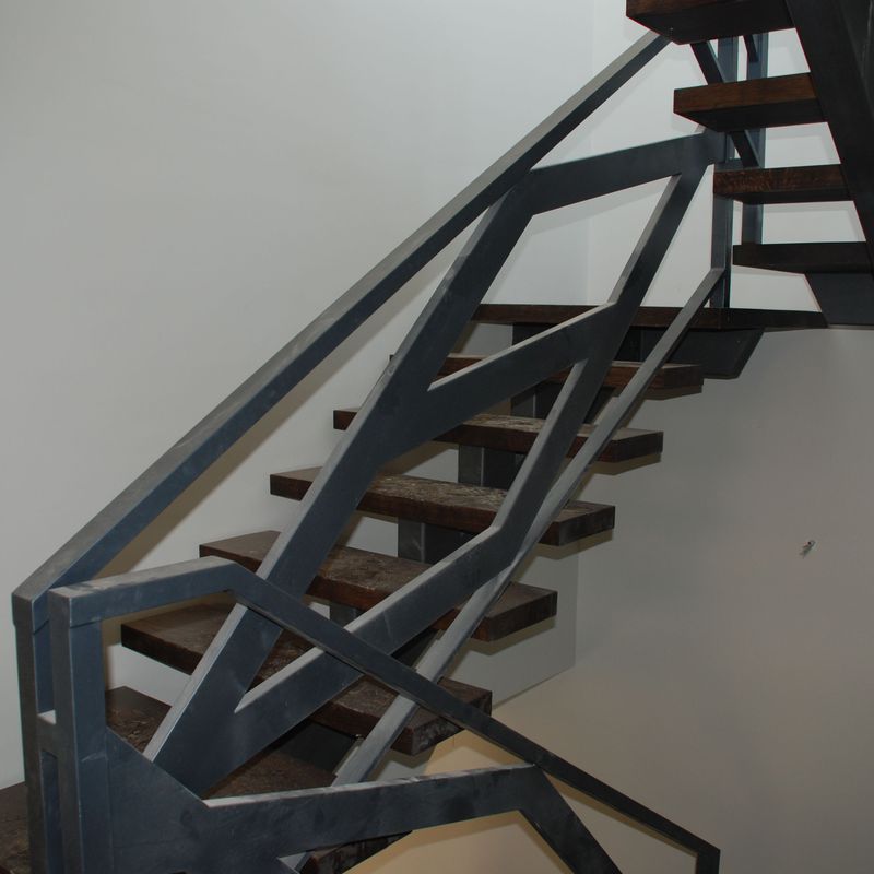 Escaleras de hierro para interior: Productos y servicios de Diluman