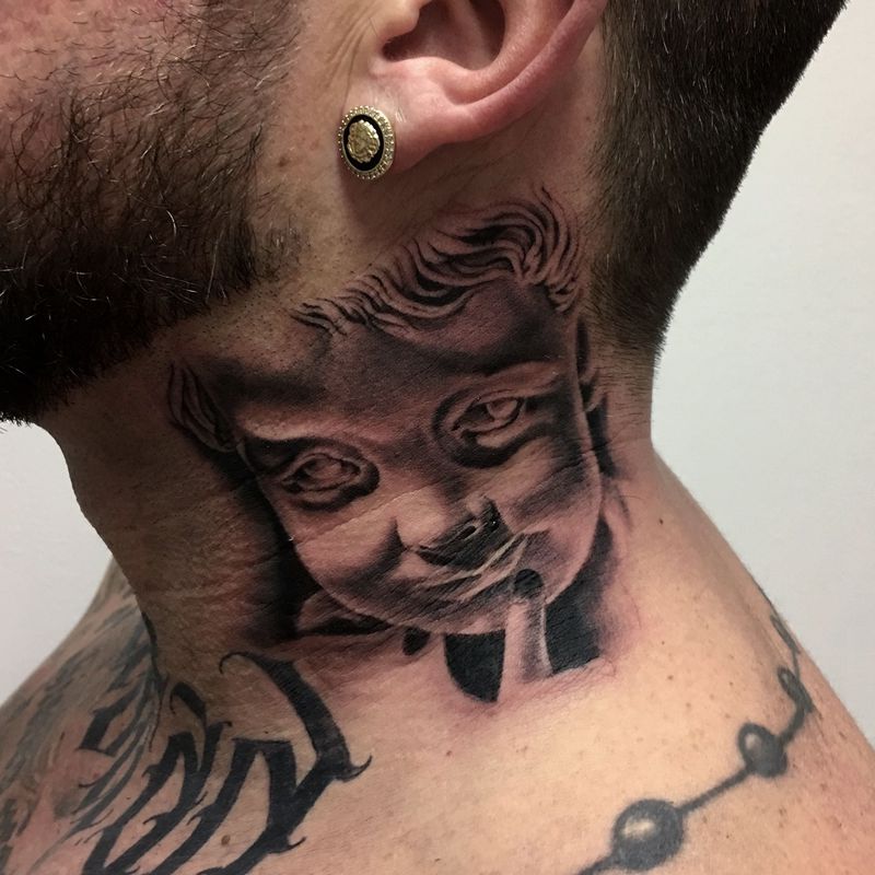 Nates Corona: Tatuadores de Corona Tattoo Gallery