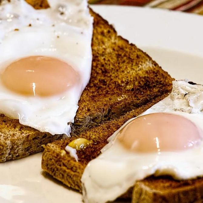 ¿Qué debe tener un buen desayuno y por qué es tan importante?