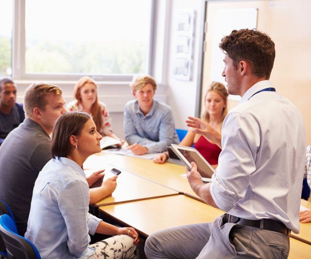 Más allá del inglés: La importancia de ofrecer español para estudiantes internacionales