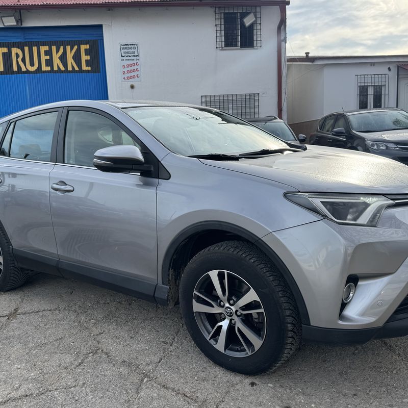 Toyota Rav 4 2.0 d 143 cv del 2017 solo 95.000 km: Stock de Vehículos de El Truekke