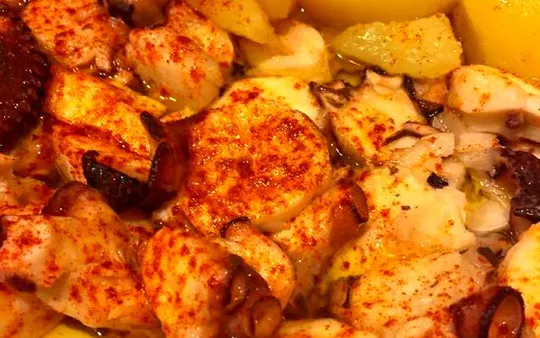 Pulpo con cachelos en Alcorcón 