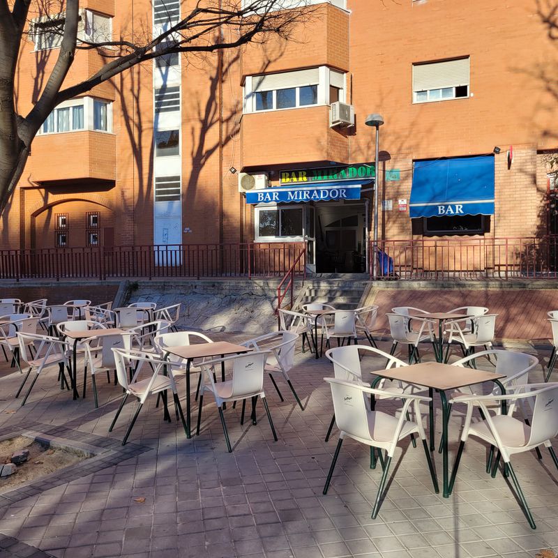 Local con actividad de bar en rentabilidad - 6,5% RBA - 126 m² - Terraza:  de Vicente Palau Jiménez - Agente Inmobiliario