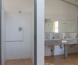 Baños comunes del camping de Navalón, Enguera, Valencia