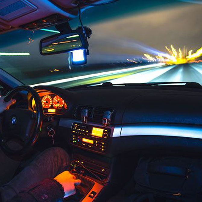 La importancia de prevenir los riesgos durante la conducción nocturna