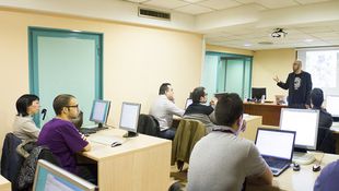 Imagen de Clases y Cursos - Apoio á universitarios.