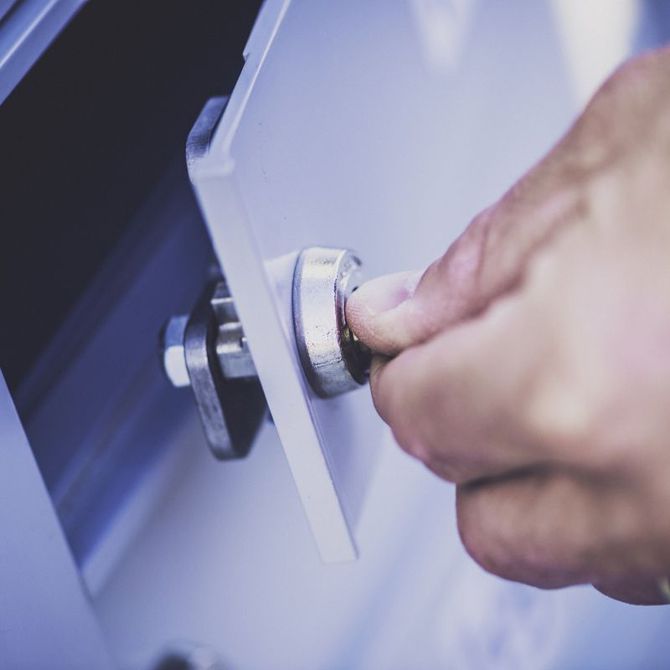 Prevenir robos en viviendas y comunidades de vecinos