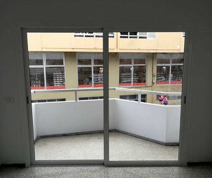 Cambio de puerta corredera en Las Palmas