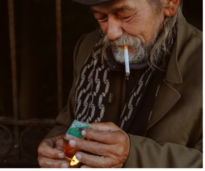 Hasta 6M de españoles no podrían comprar tabaco nunca si se prohibiese como en Reino Unido