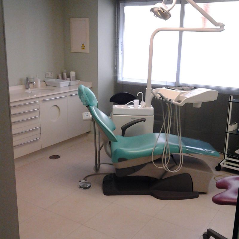 Higiene bucodental adultos: Especialidades de CEO Centro de Especialidades Odontológicas