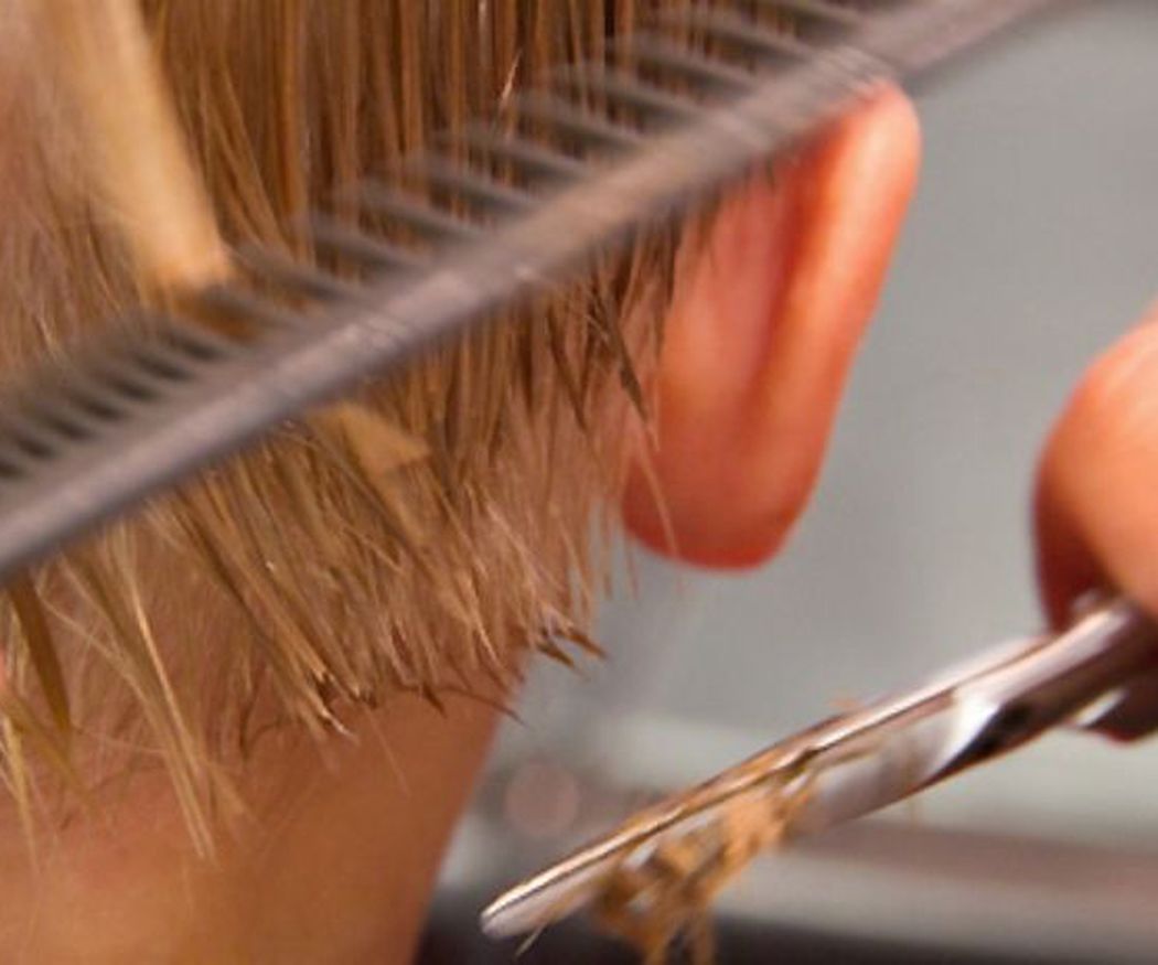 Consejos para que tu hijo pierda el miedo al peluquero