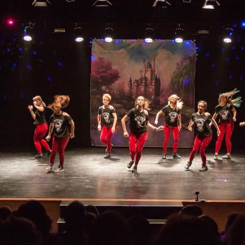 Danza moderna y funky: Actividades de Academia de Danza Sonia