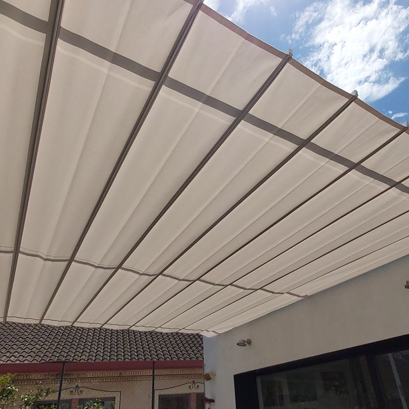 Toldo corredero en Canet de Mar