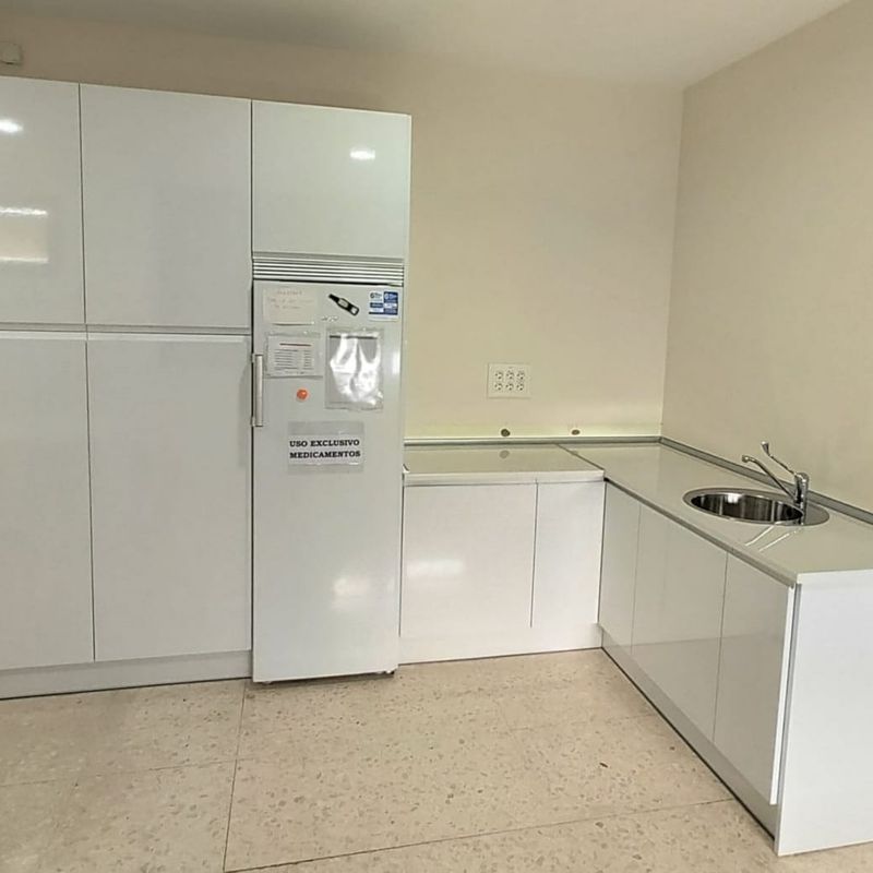 Instalación sala de enfermería de Residencia Hogar de Nazaret de Plasencia: Servicios de Duran Cocinas y complementos