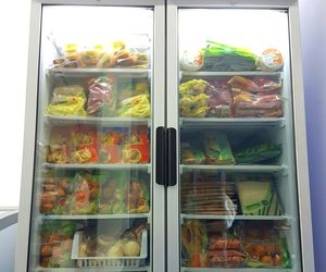 Nuestro congelador bien surtido para que encuentres en él toda la gama de productos congelados de 'MI HUERTA' y 'PAPITA CRIOLLA' 