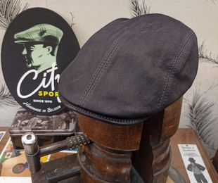 GORRA CUERO NEGRO