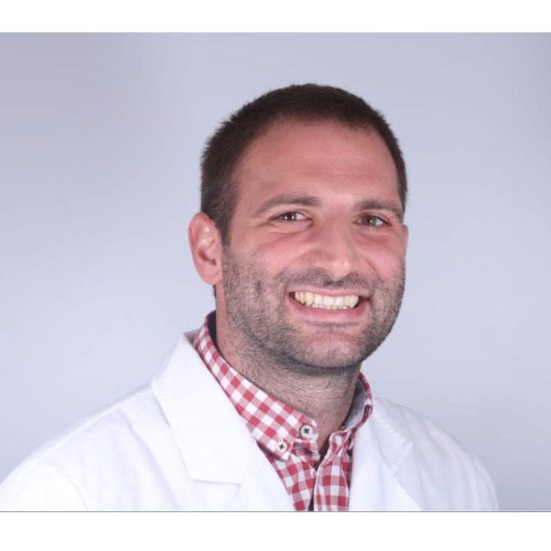 Dr. Jordi Tomàs Aliberas : Tratamientos y personal  de Clínica Dental Molí