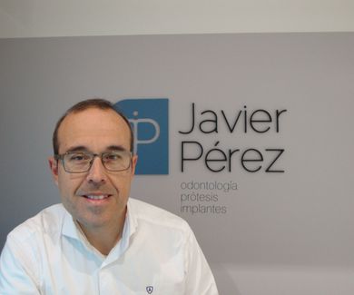 Dentista Javier Pérez en Cádiz. Estamos para ayudarte.