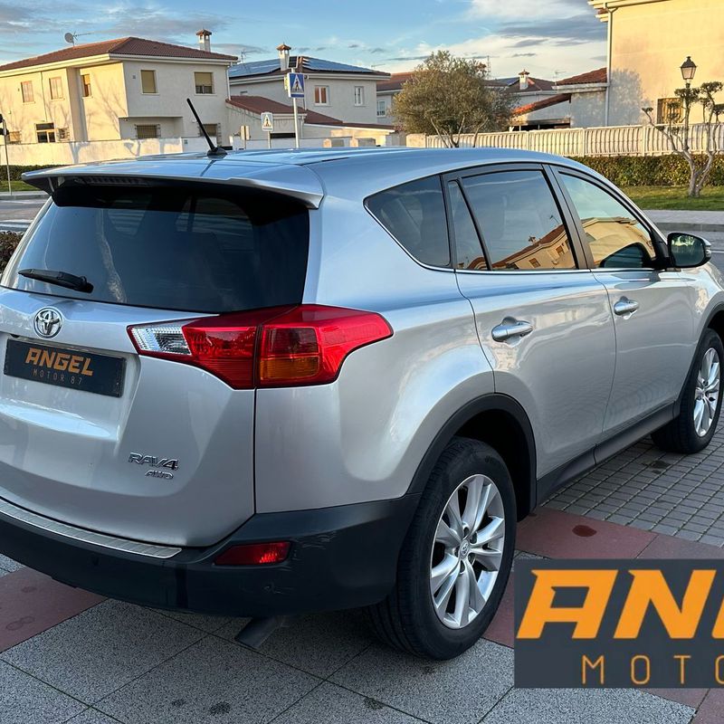 Toyota Rav4 2.2 D-4D Executive 4X4: Catálogo y Servicios de Ángel Motor 87